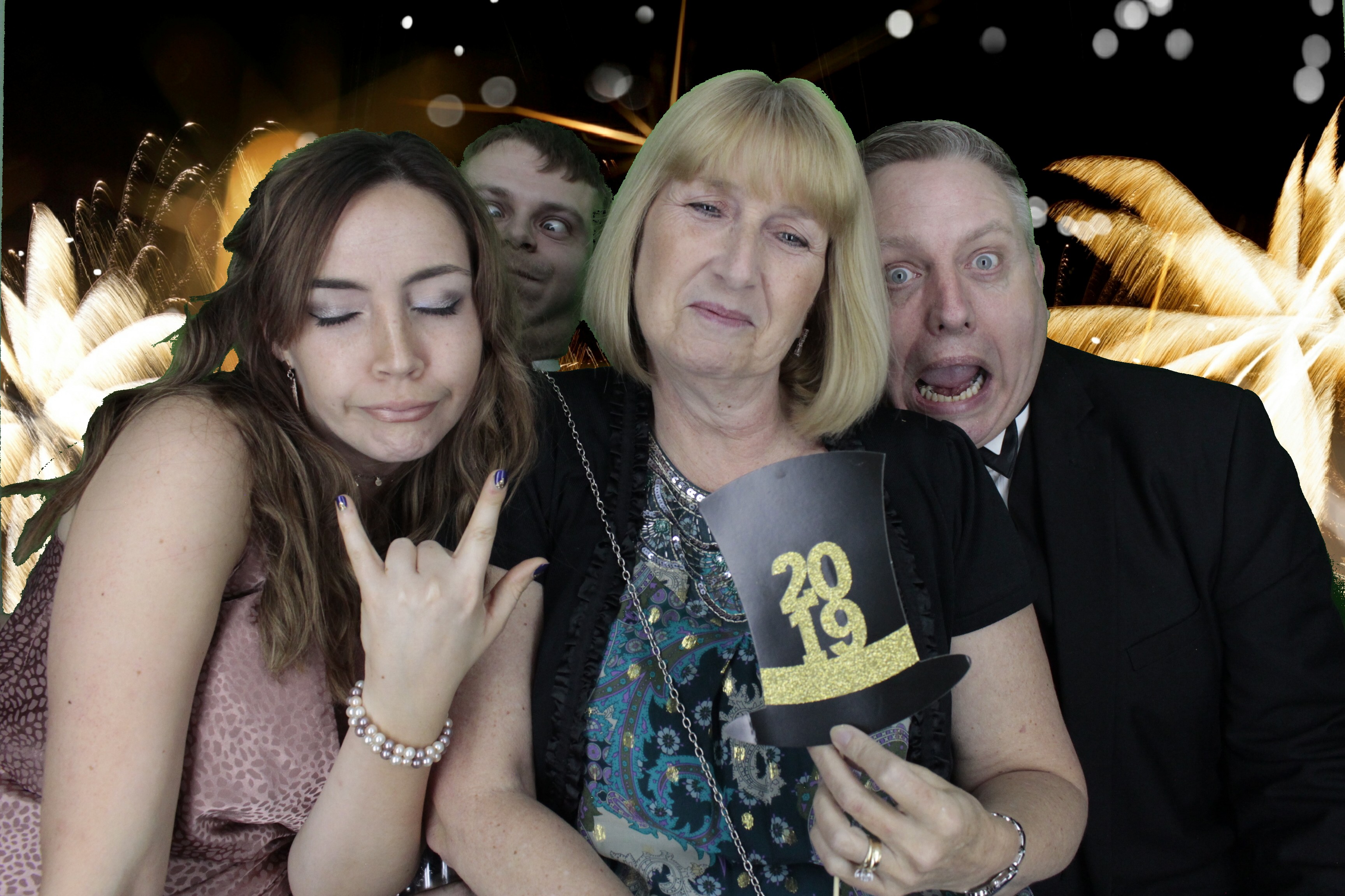 The Sussex Exchange New Years Eve | View more photos from the event at gallery.myphotoboothexperience.co.uk/u/MyPhotoBoothExperienceLtd/The-Sussex-Exchange-New-Years-Eve